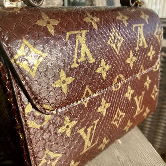 💙Louis Vuitton Python Twist. Brown w/Gold LV Pattern Logos. Handle/chain strap - Picture 6 of 9